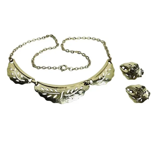 Vintage Gold Tone Leaf Bib Necklace And Clip On Earrings Set (5726) - Picture 10 of 10
